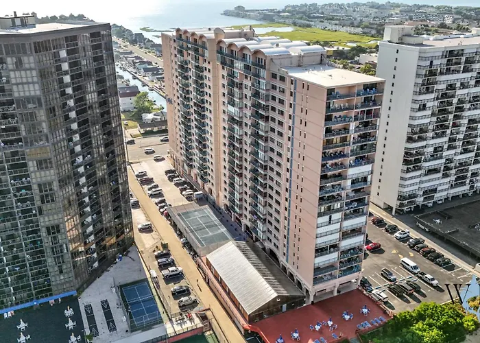 Apartment Ocean Front 2 Bedroom At The Capri W Indoor And Outdoor Pool, Tennis Courts, Gym And More! *