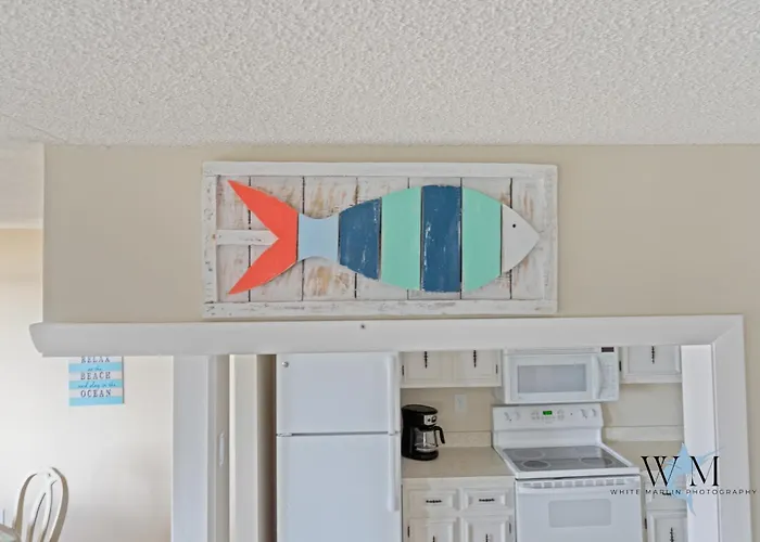 Ocean Front 2 Bedroom At The Capri W Indoor And Outdoor Pool, Tennis Courts, Gym And More! *