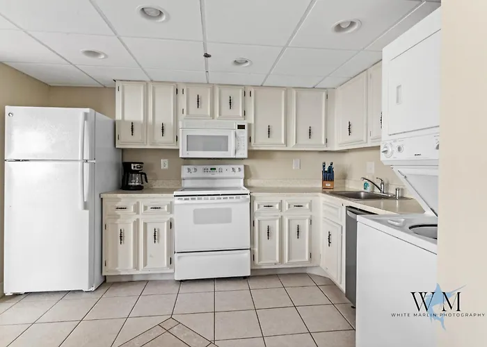 Ocean Front 2 Bedroom At The Capri W Indoor And Outdoor Pool, Tennis Courts, Gym And More!