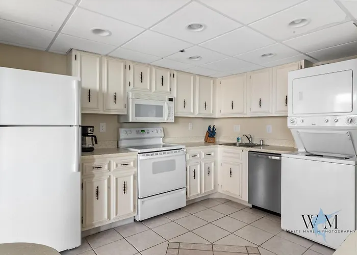 Ocean Front 2 Bedroom At The Capri W Indoor And Outdoor Pool, Tennis Courts, Gym And More! *