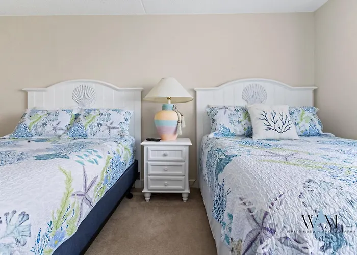 Apartment Ocean Front 2 Bedroom At The Capri W Indoor And Outdoor Pool, Tennis Courts, Gym And More!