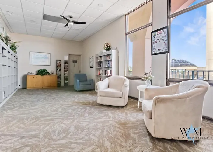 Ocean Front 2 Bedroom At The Capri W Indoor And Outdoor Pool, Tennis Courts, Gym And More! *