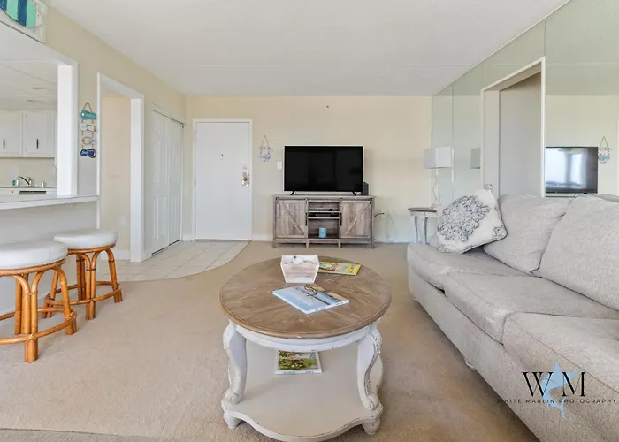 Apartment Ocean Front 2 Bedroom At The Capri W Indoor And Outdoor Pool, Tennis Courts, Gym And More! *