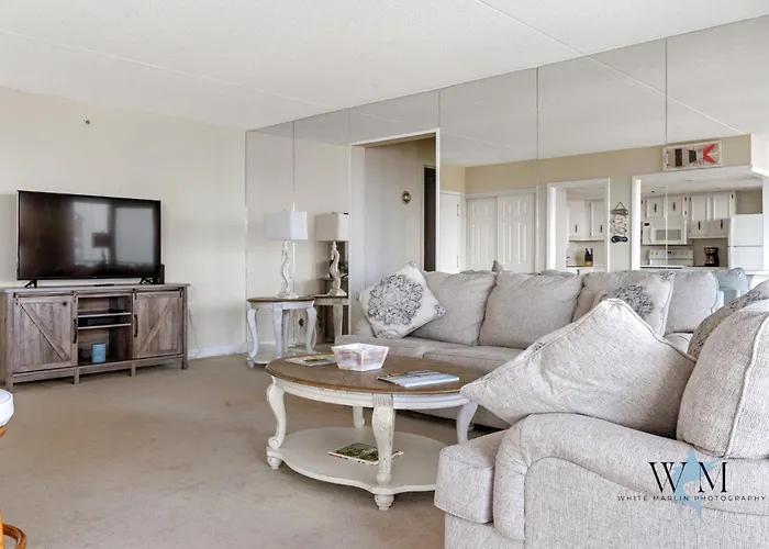Ocean Front 2 Bedroom At The Capri W Indoor And Outdoor Pool, Tennis Courts, Gym And More! * Ocean City